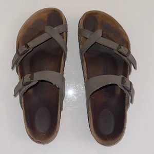 size 39 Birkenstock’s.